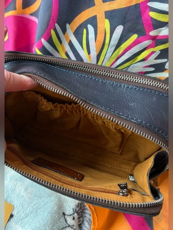 Patricia Nash “Alessa” Lapis Blue Leather Crossbody Bag NWOT - Picture 5 of 6